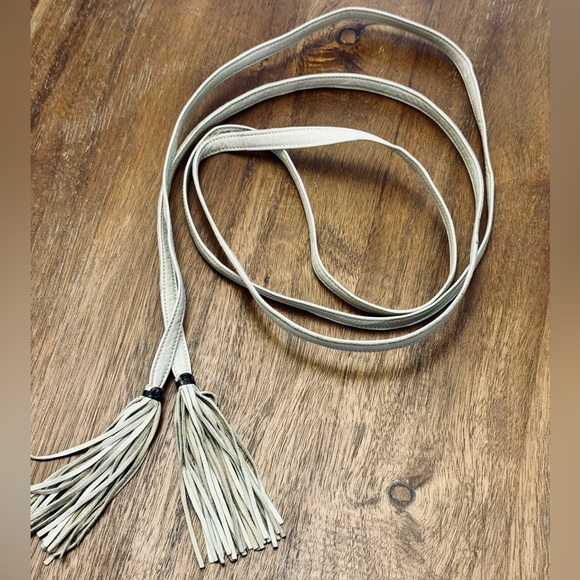 Gucci cream 100% leather tassel tie belt made in Italy - Picture 1 of 8